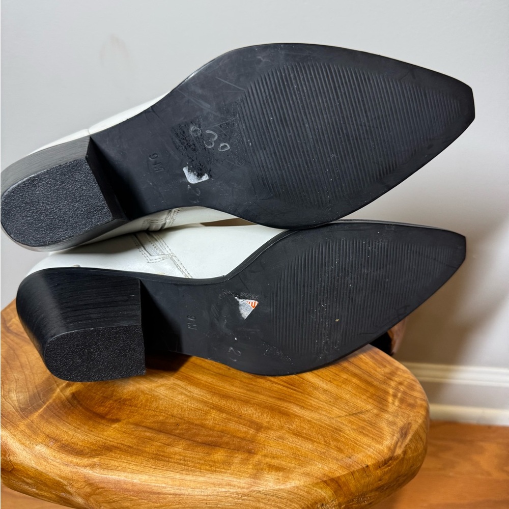 NWOT Matisse Leather White Women's Western Ankle Boots 9M - Picture 11 of 11